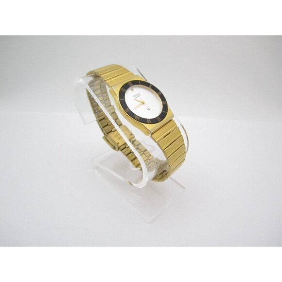 Vtg Women Citizen Quartz WR Analog 31mm Dial Causal Round Watch (G81) 6031 main image 10